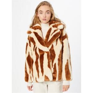 JAKKE Rita Faux Fur Coat in Chestnut Tiger Print 4